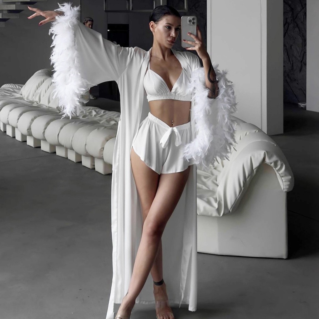 Bathrobe - Üç Parçalı Tüy Detaylı Sabahlık, Avrupa
